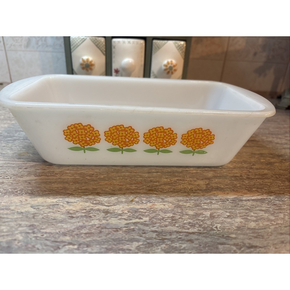 Vintage Glasbake J-522 Casserole Dish – Yellow Orange Daisy Flowers – 1.5 Qt